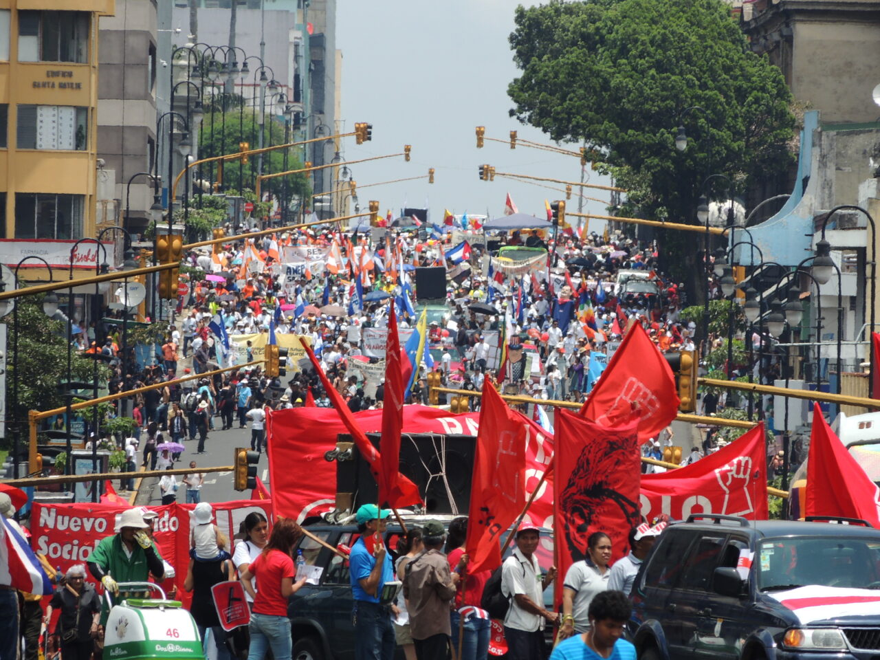 Manifestacion_1_de_mayo_en_Costa_Rica_2013-1280x960.jpg